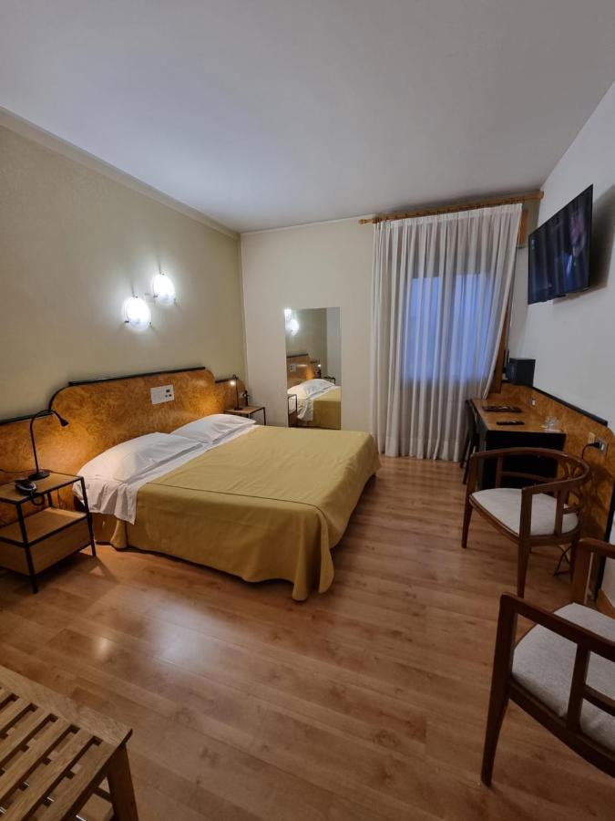 Cityhotel Cristina วิเชนซา ภายนอก รูปภาพ