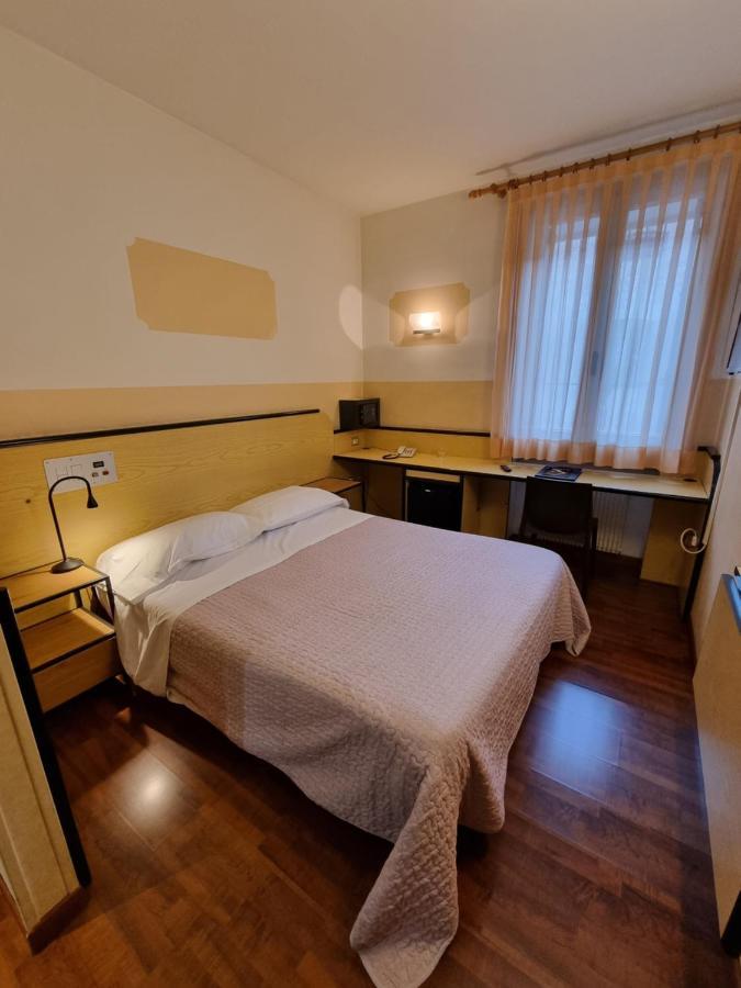 Cityhotel Cristina วิเชนซา ภายนอก รูปภาพ
