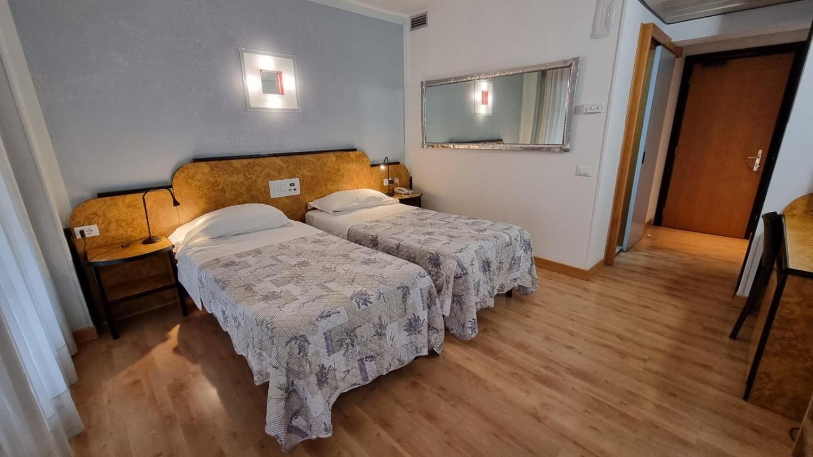 Cityhotel Cristina วิเชนซา ภายนอก รูปภาพ